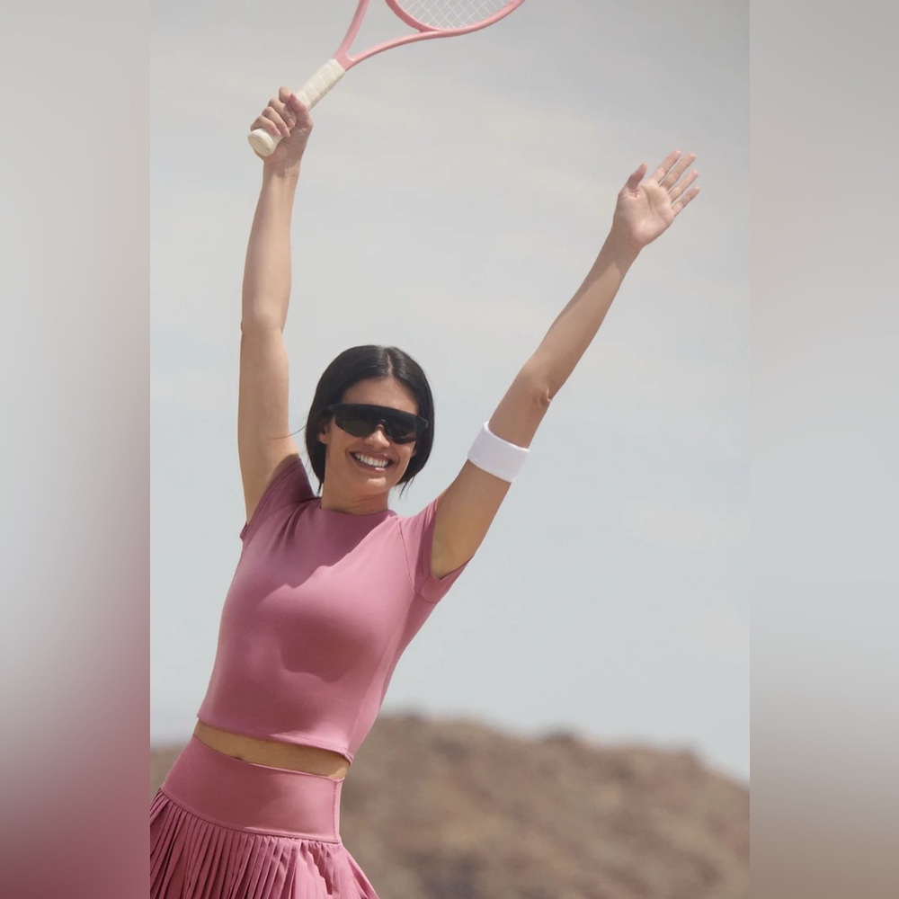 ALO YOGA | ✨NEW✨ ALO Softsculpt Precision Short Sleeve Top in Pink Wild Rose - Picture 6 of 7